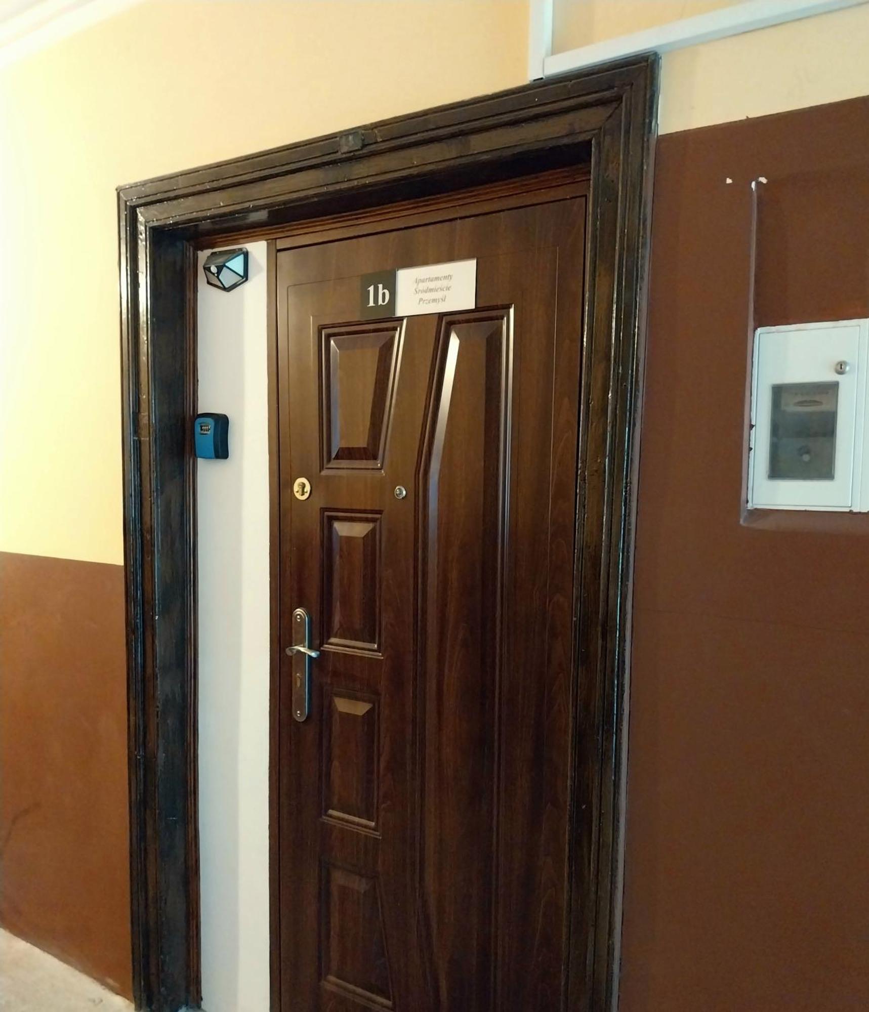 Apartament Srodmiescie Przemysl Bagian luar foto