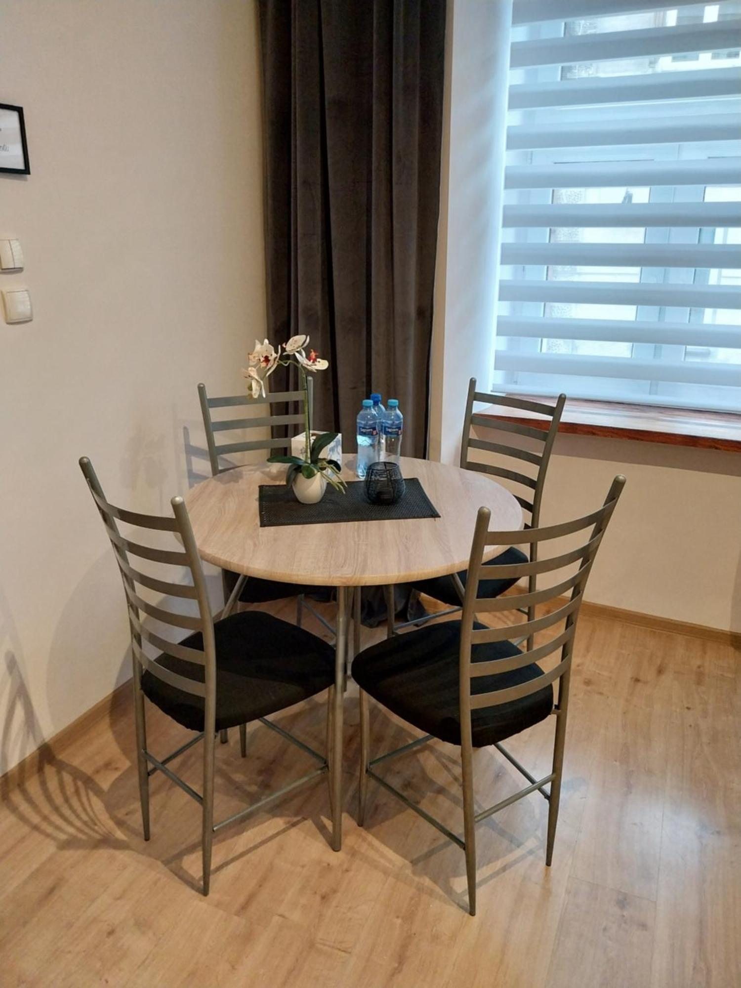 Apartament Srodmiescie Przemysl Bagian luar foto